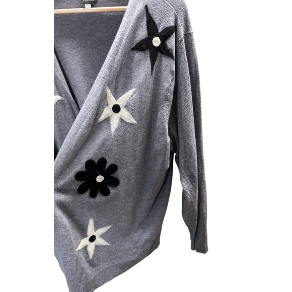 Aaeda Cardigan Women's Size 3X Gray Floral Sweater Felted Flowers - Picture 4 of 7